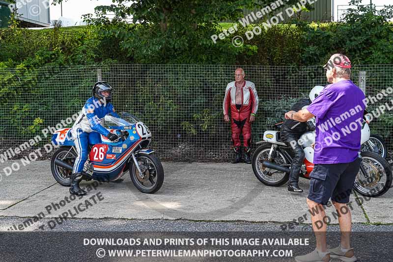 Vintage motorcycle club;eventdigitalimages;mallory park;mallory park trackday photographs;no limits trackdays;peter wileman photography;trackday digital images;trackday photos;vmcc festival 1000 bikes photographs
